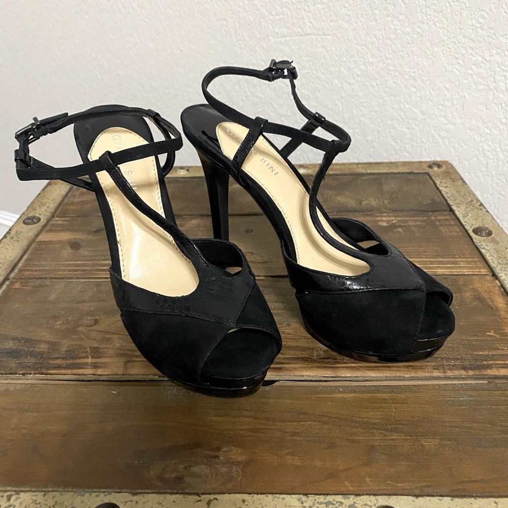 Gianni Bini Size 9 heels New